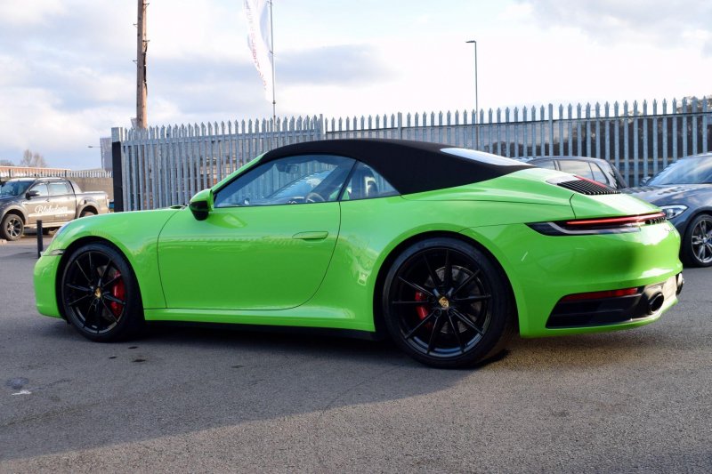PORSCHE 911