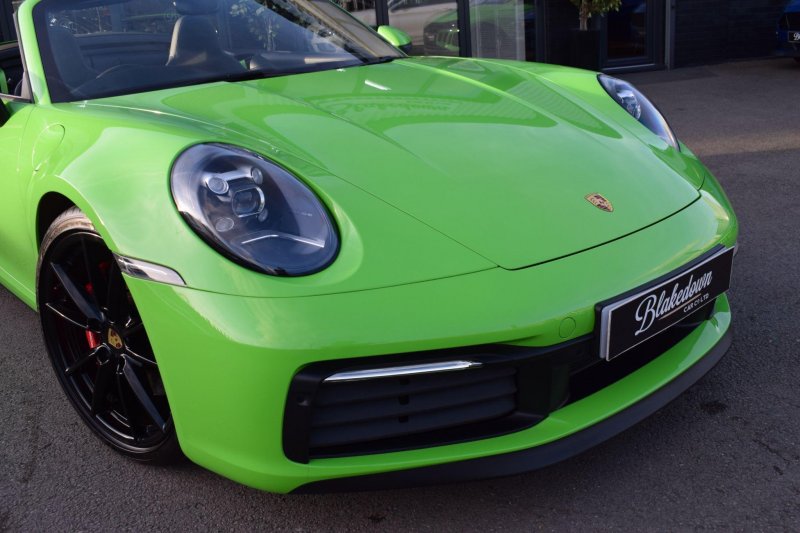 PORSCHE 911