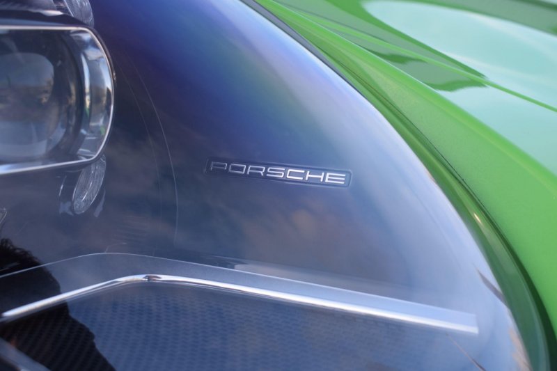 PORSCHE 911