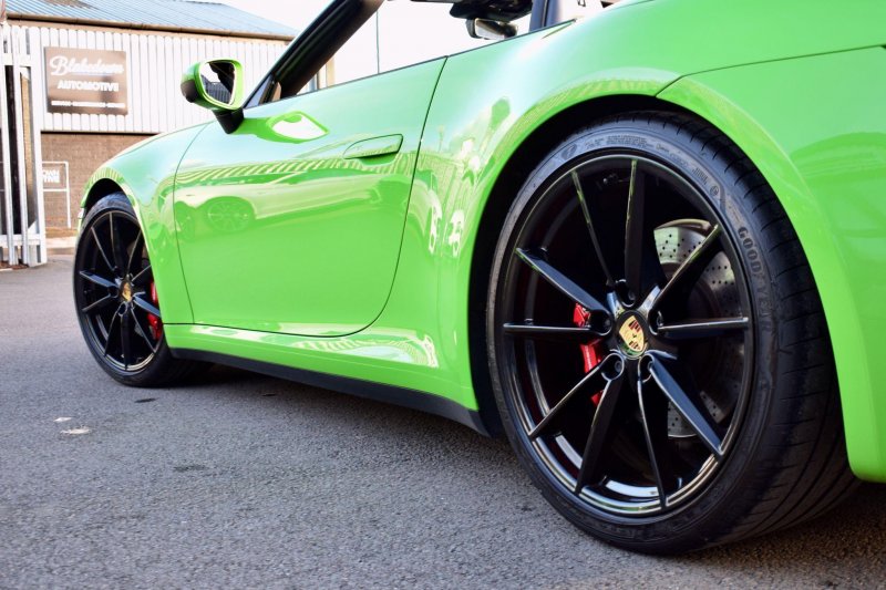 PORSCHE 911