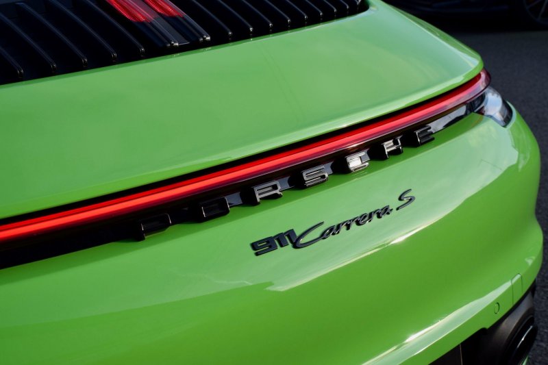 PORSCHE 911
