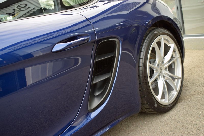 PORSCHE 718