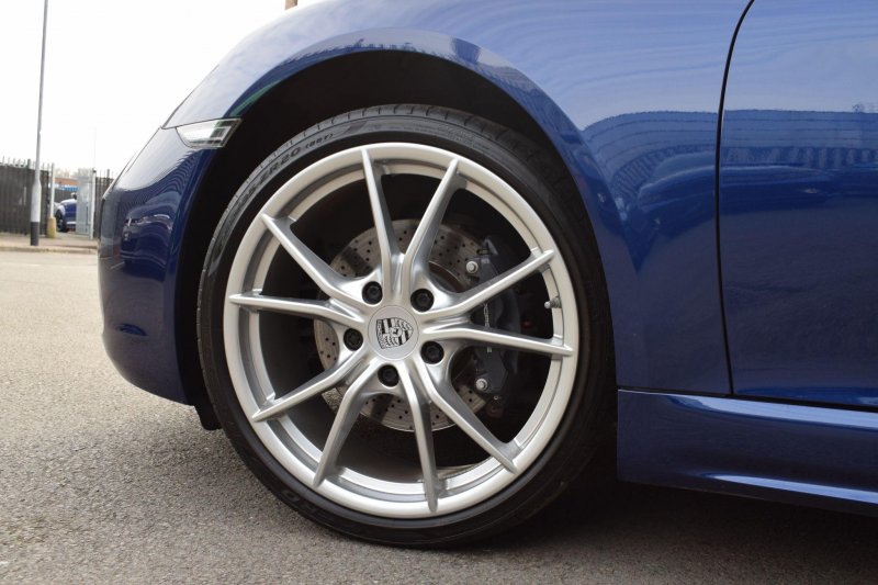 PORSCHE 718