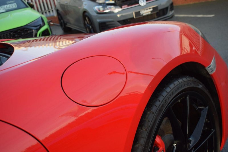 PORSCHE 718