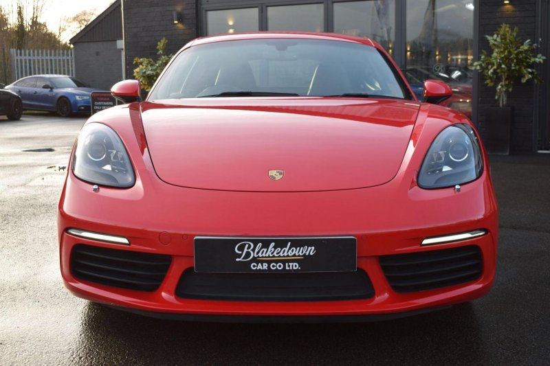 PORSCHE 718