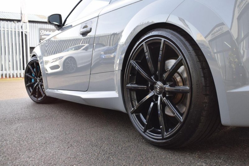 AUDI TT RS