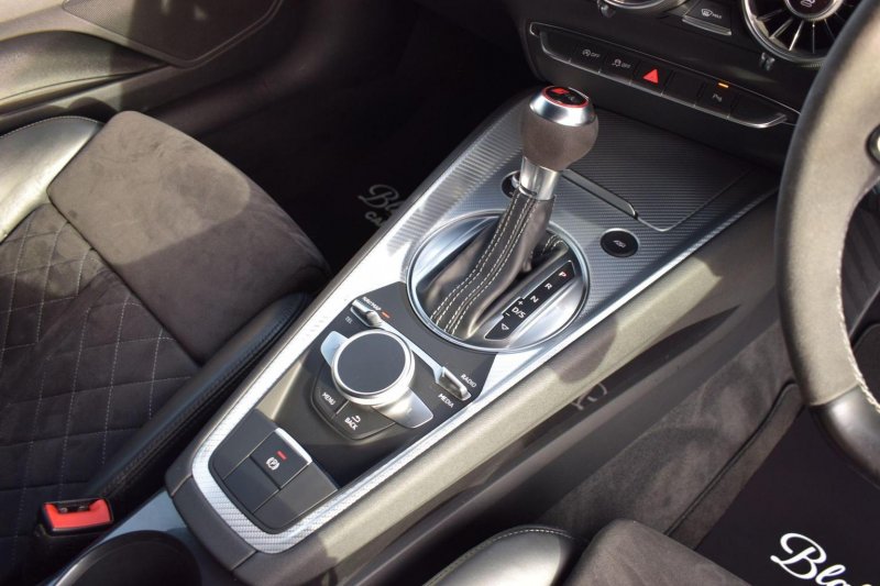 AUDI TT RS