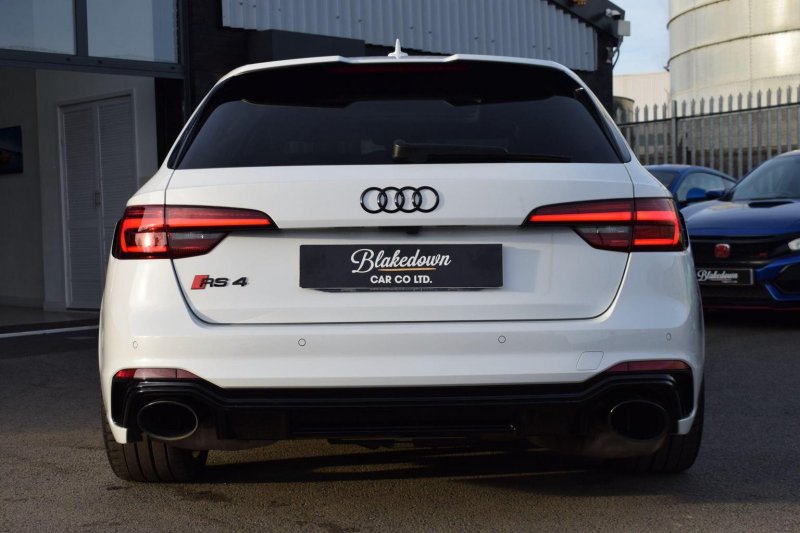 AUDI RS4