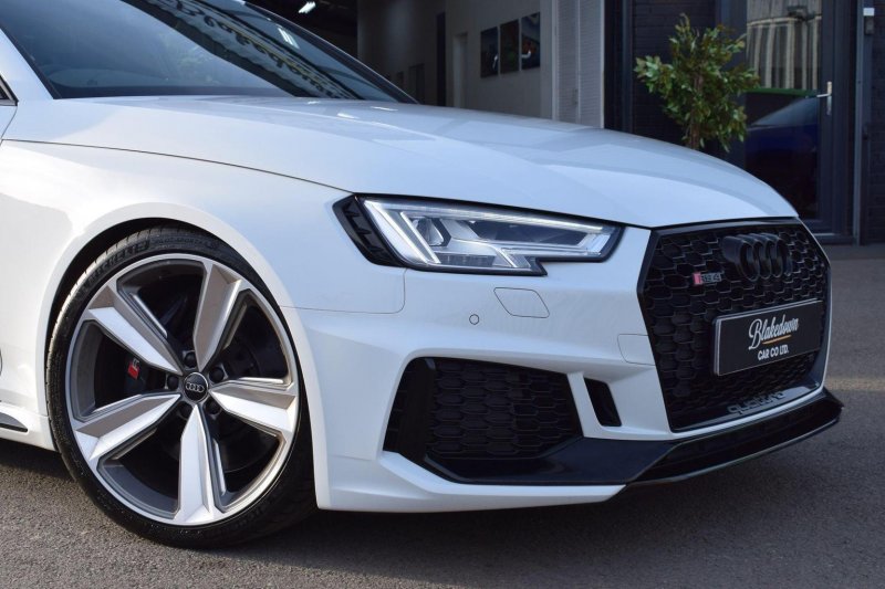 AUDI RS4