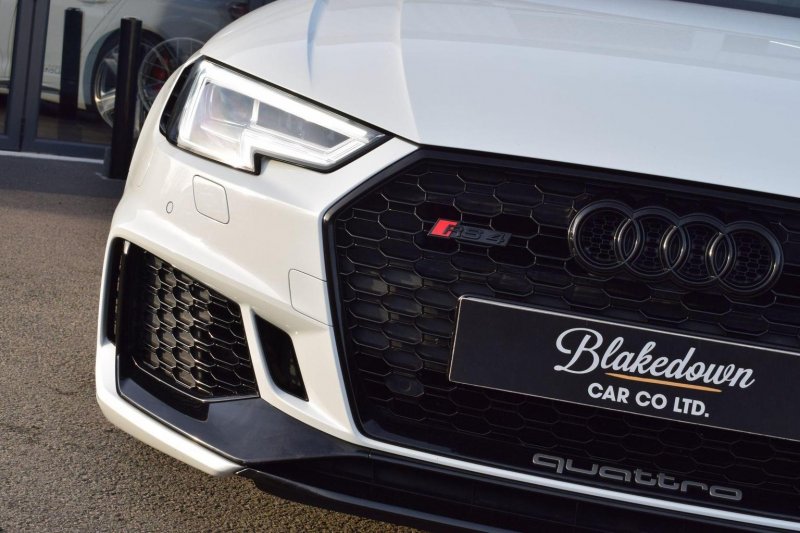 AUDI RS4