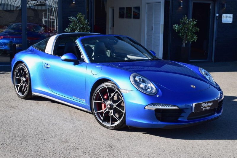 PORSCHE 911