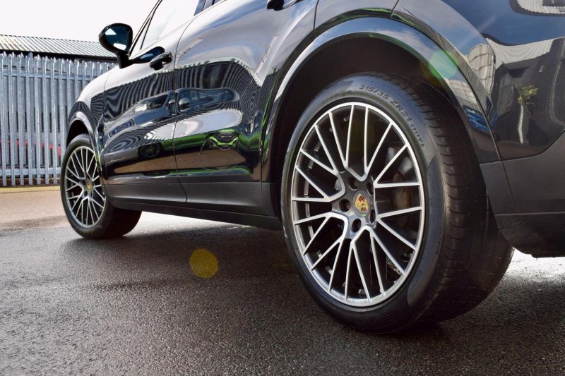 PORSCHE CAYENNE