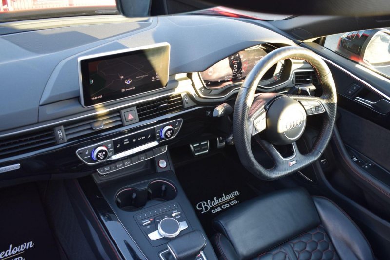 AUDI RS5