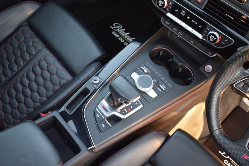 AUDI RS5