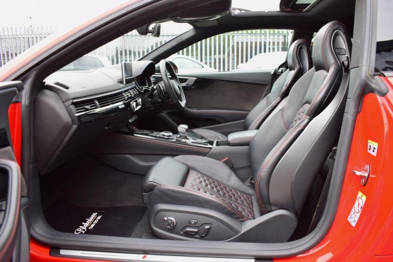 AUDI RS5