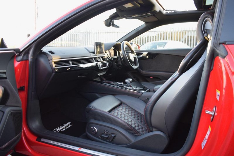 AUDI RS5
