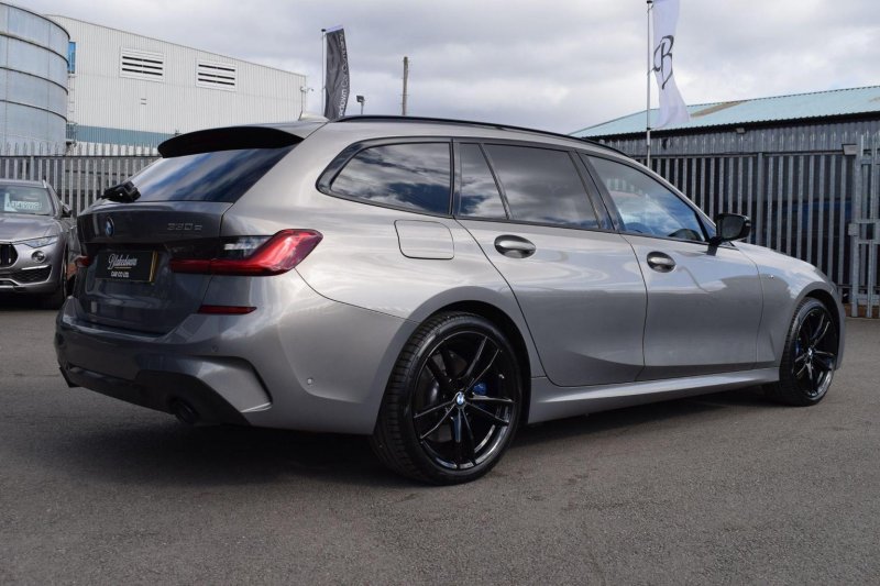 BMW 3 SERIES