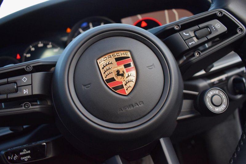 PORSCHE 911