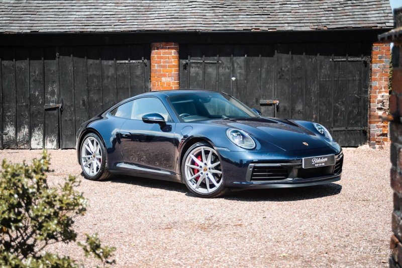 PORSCHE 911