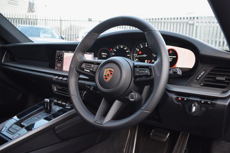 PORSCHE 911