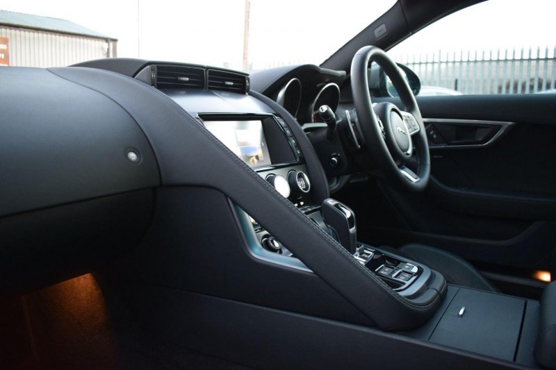 JAGUAR F-TYPE