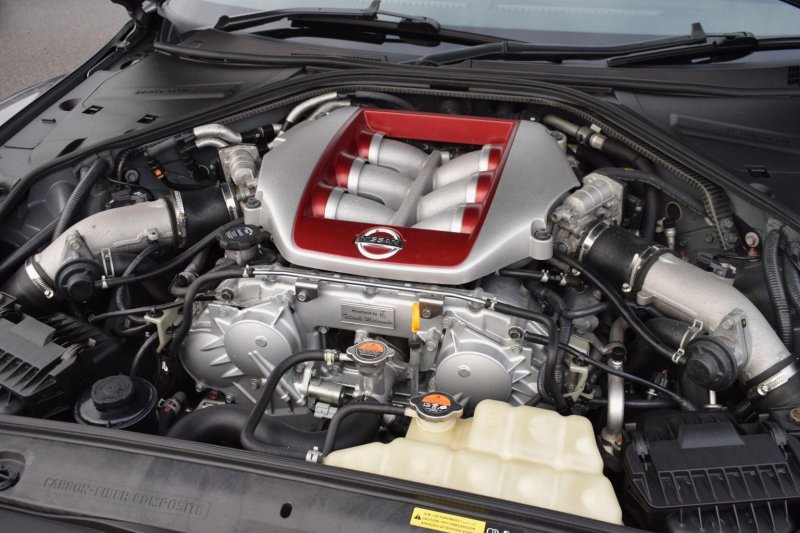 NISSAN GT-R