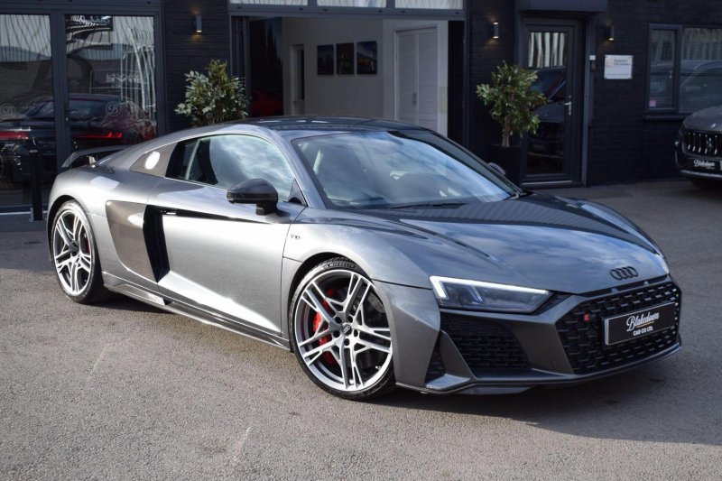AUDI R8