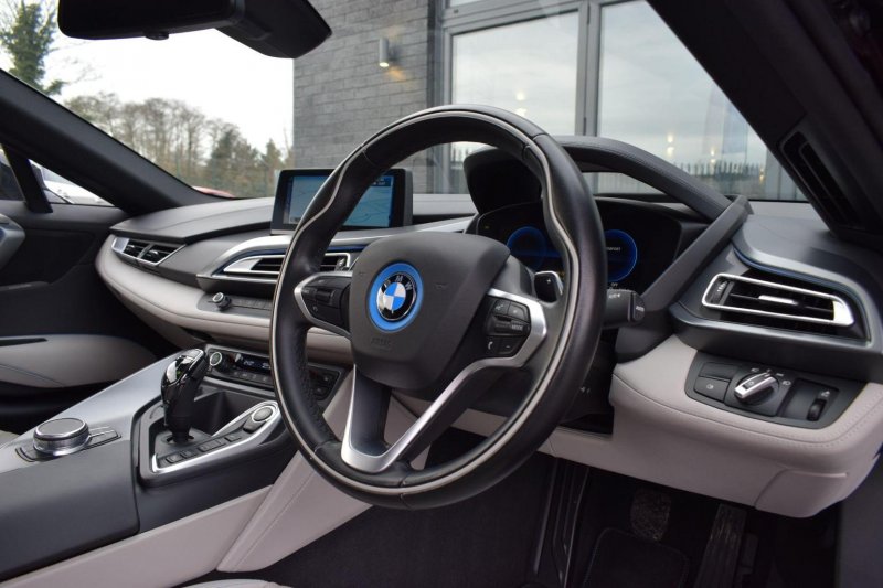 BMW I8