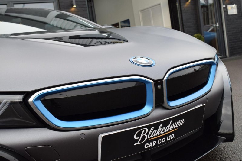 BMW I8