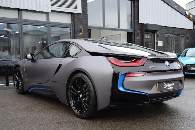 BMW I8