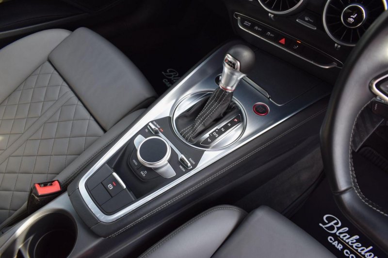 AUDI TTS
