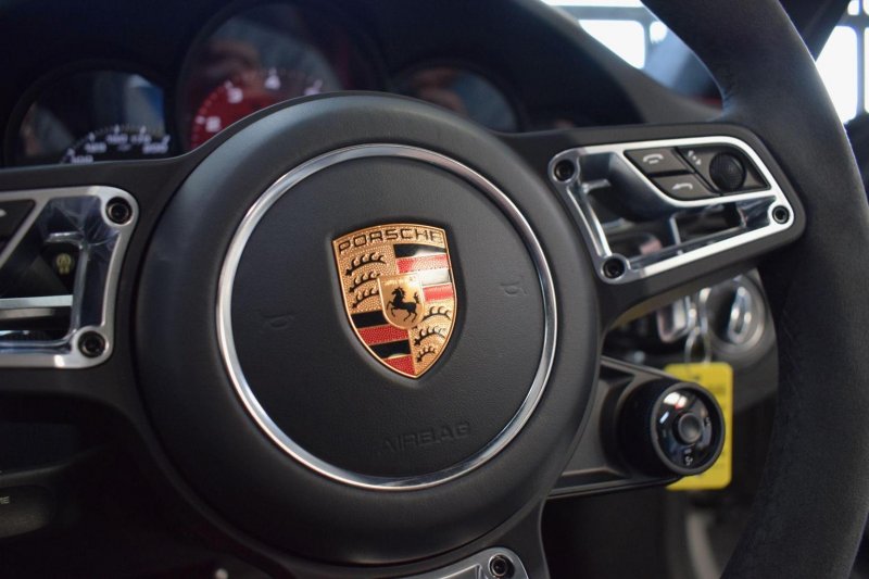PORSCHE 911