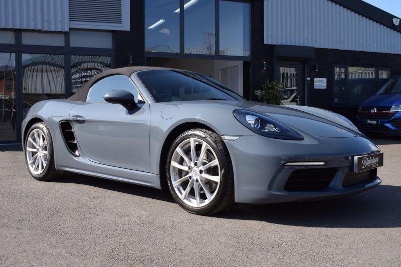 PORSCHE 718
