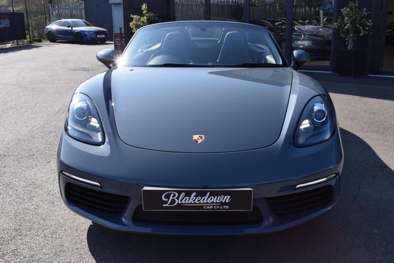 PORSCHE 718