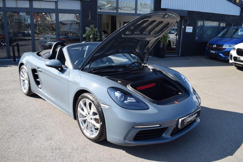 PORSCHE 718