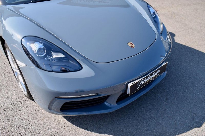 PORSCHE 718