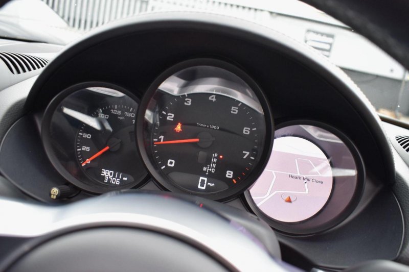 PORSCHE 718