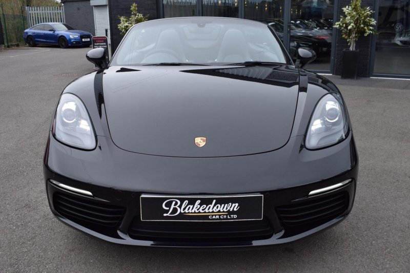 PORSCHE 718