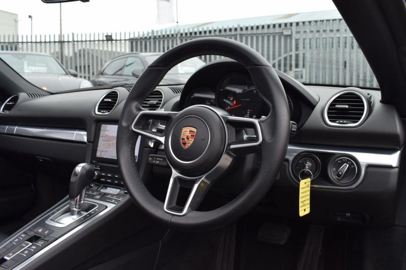 PORSCHE 718