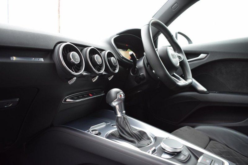 AUDI TT