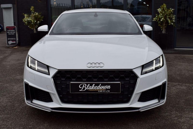 AUDI TT
