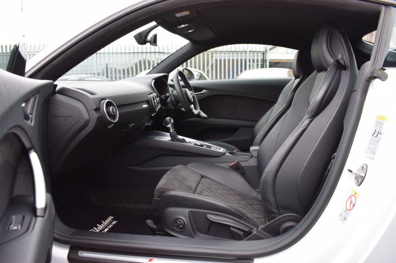 AUDI TT