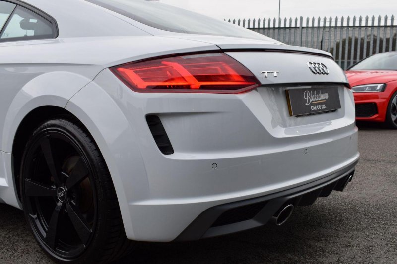 AUDI TT