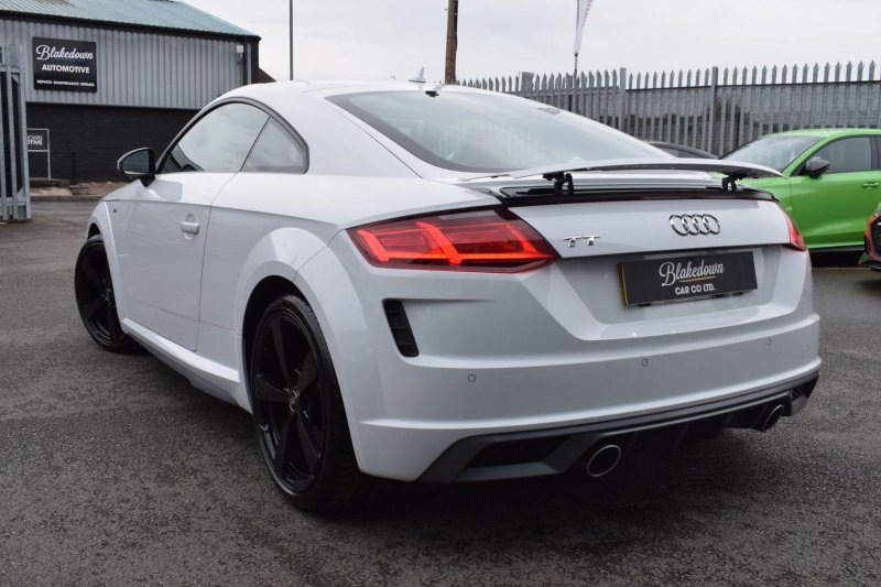 AUDI TT