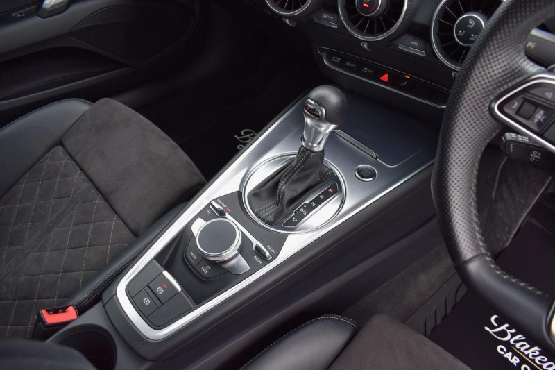 AUDI TT