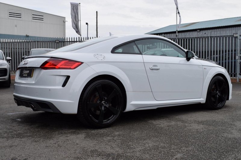 AUDI TT