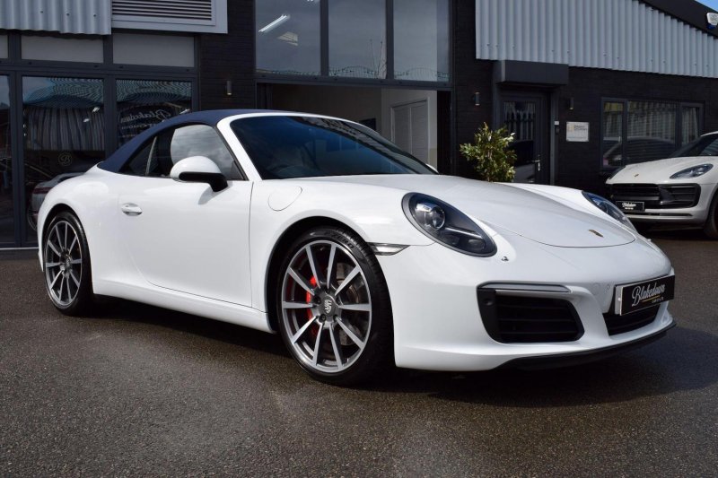 PORSCHE 911