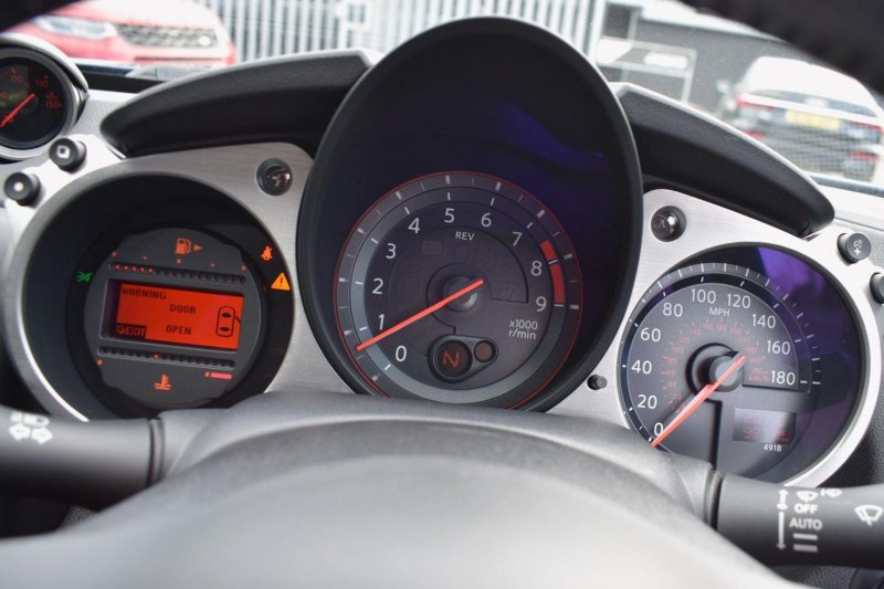 NISSAN 370Z