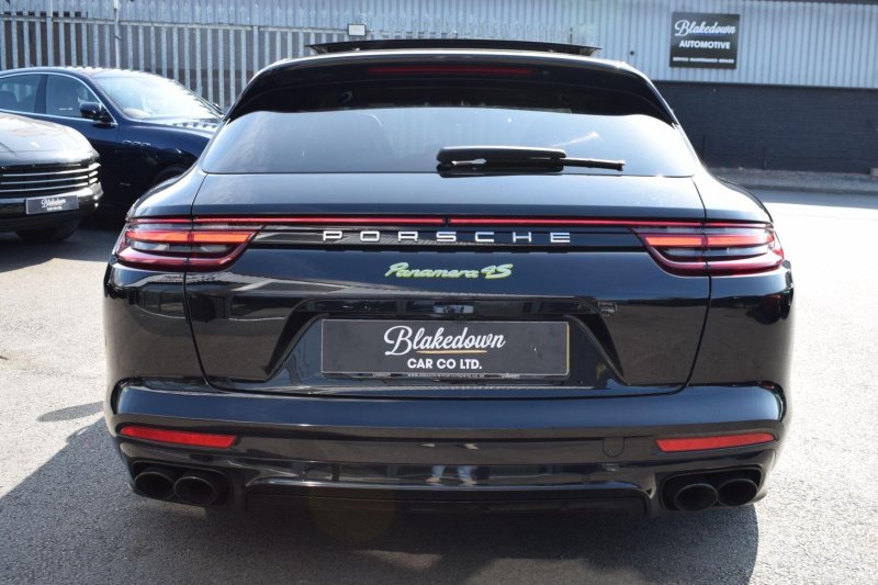 PORSCHE PANAMERA