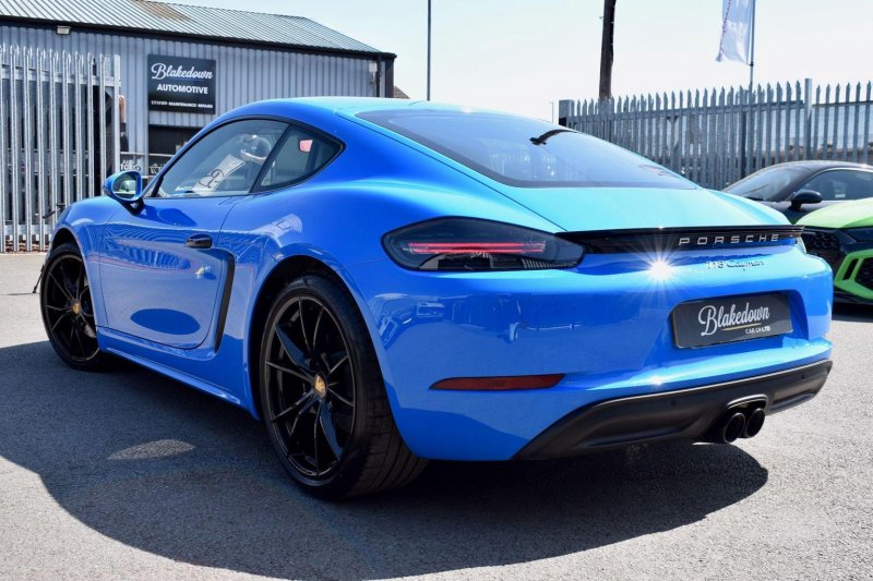 PORSCHE 718
